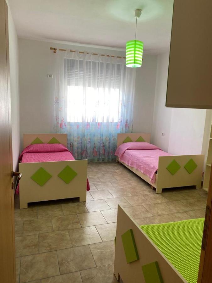 Appartement Agaraj Apartament à Orikum Extérieur photo